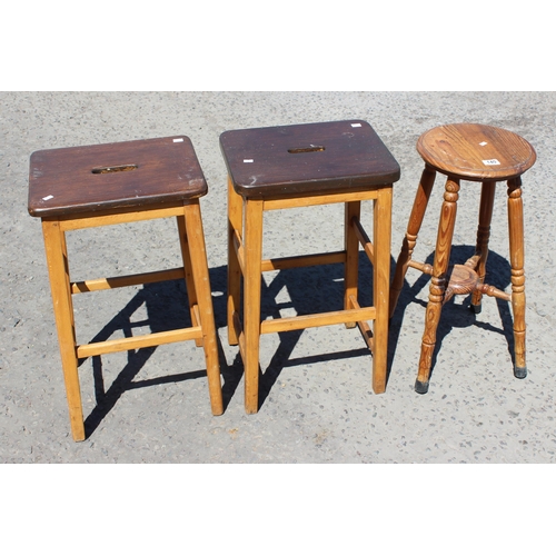 140 - 3 vintage stools