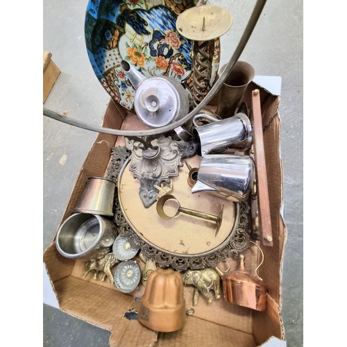 1910 - Box of assorted metalware, mainly brass