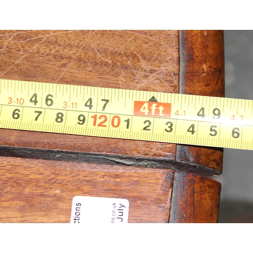 21 - A large Victorian mahogany tilt topped breakfast table on pedestal base