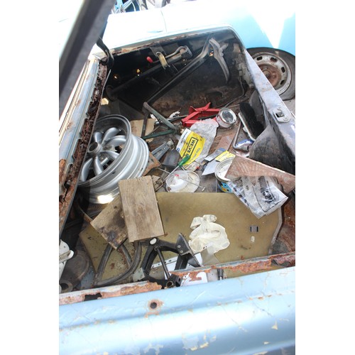 0b - Mercedes 4 door believed to be late 60s or early 70s 220 series, parts car or restoration project,  ... 