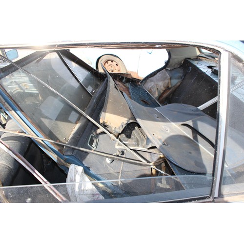 0b - Mercedes 4 door believed to be late 60s or early 70s 220 series, parts car or restoration project,  ... 