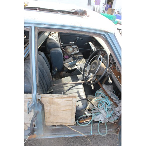 0b - Mercedes 4 door believed to be late 60s or early 70s 220 series, parts car or restoration project,  ... 