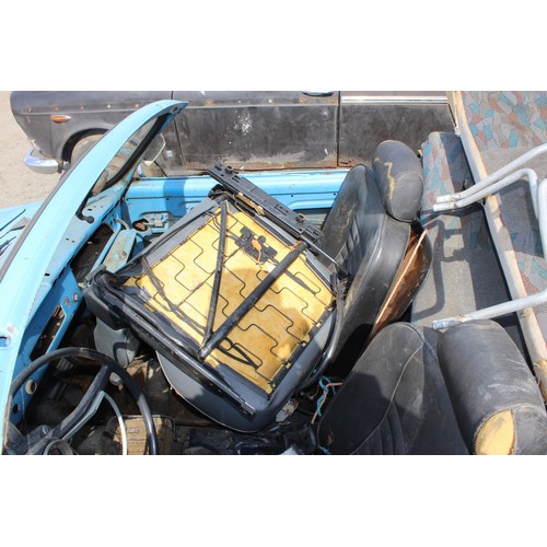 0a - Volkswagen Karmann Ghia, left hand drive, 1500cc soft top for restoration or parts car believed to b... 