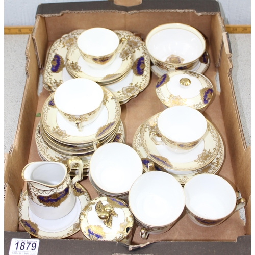 1862 - An extensive Noritake porcelain tea set with blue and gilt decoration