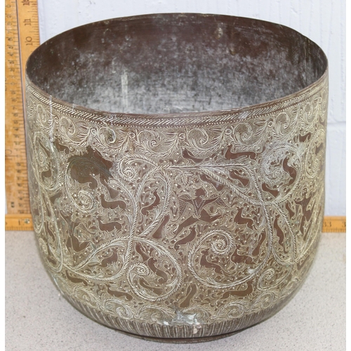 1700 - A large vintage Indian brass pot with engraved decoration, approx 33cm diameter x 30cm tall