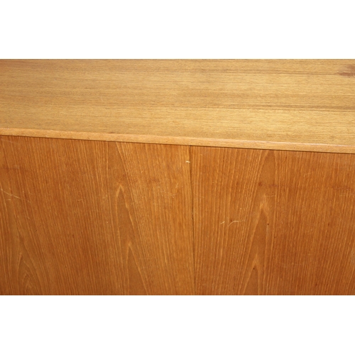 41 - A retro Vanson sideboard, with 5 drawers, approx 205cm wide