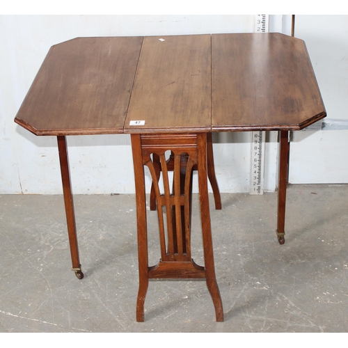 47 - Edwardian Sutherland table with fretwork supports