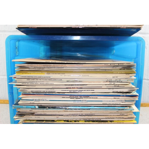 650 - Qty of mixed LP vinyl records to inc Steeleye Span, Neil Young, Bob Dylan, Moody Blues etc