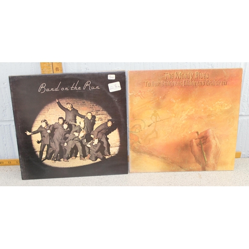 650 - Qty of mixed LP vinyl records to inc Steeleye Span, Neil Young, Bob Dylan, Moody Blues etc