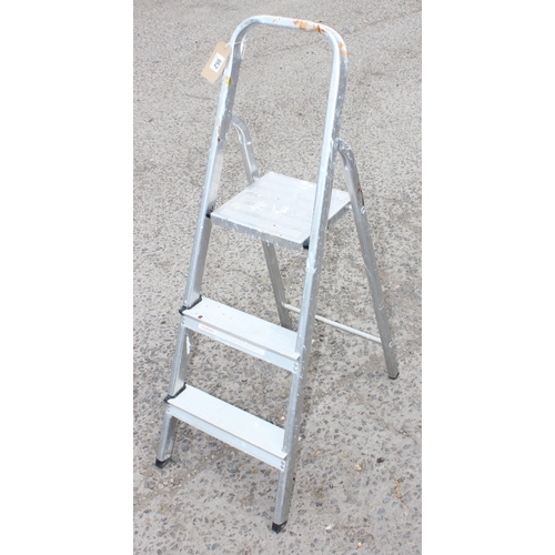 862 - Aluminium step ladder