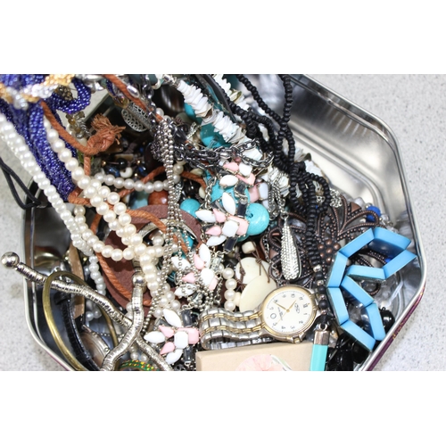 1200 - Qty of assorted costume jewellery, approx 2kg gross