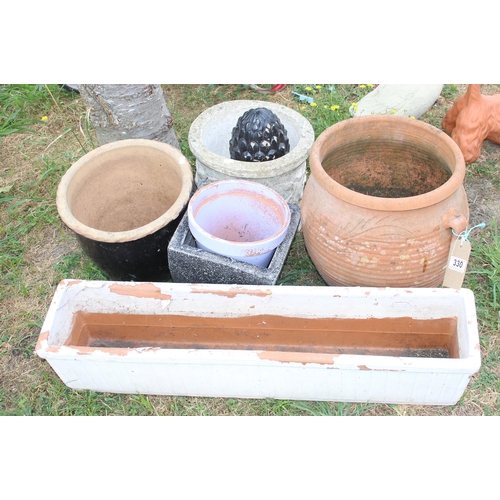 330 - Qty of assorted garden pots to inc a ribbed terracotta example