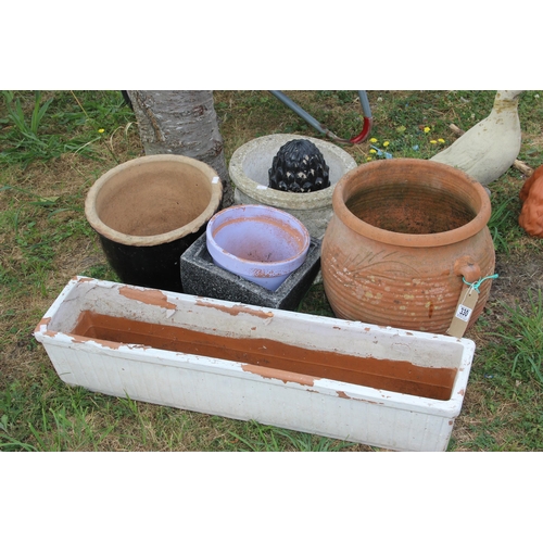 330 - Qty of assorted garden pots to inc a ribbed terracotta example