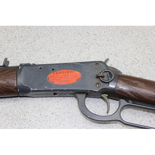 1010 - Daisy model 1894 Canadian made lever action Winchester style BB gun