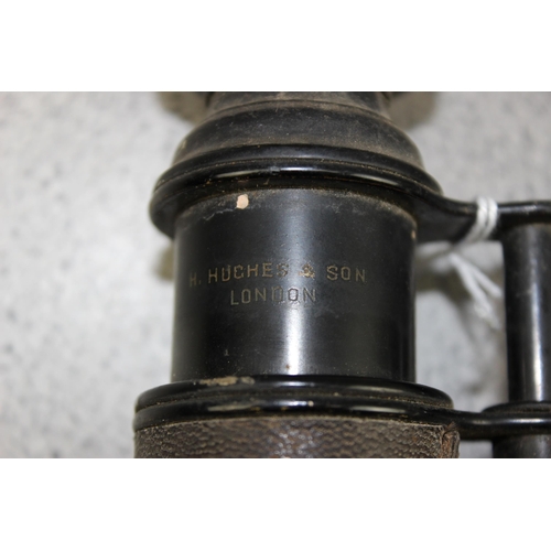 1011 - A pair of WW1 period likely officer's private purchase binoculars by H. Hughes & Sons of London 208 ... 