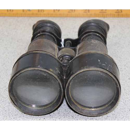 1011 - A pair of WW1 period likely officer's private purchase binoculars by H. Hughes & Sons of London 208 ... 