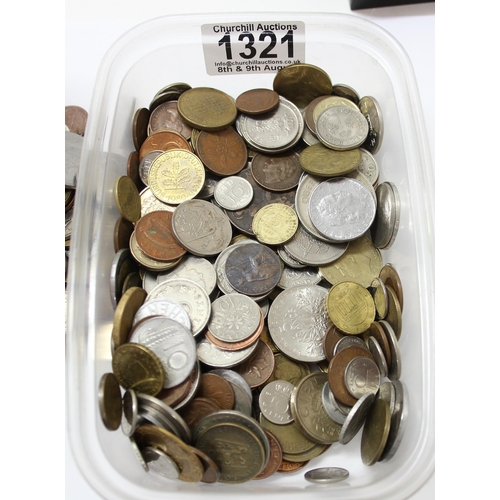 1321 - Quantity of world coins, approx 1.3kg gross