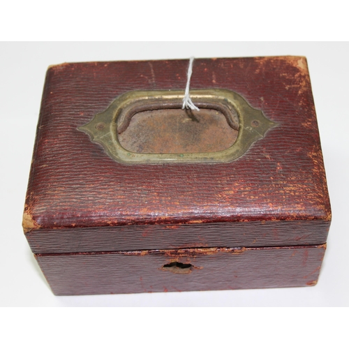 1227 - Vintage leather covered jewellery box with a quantity of vintage jewellery