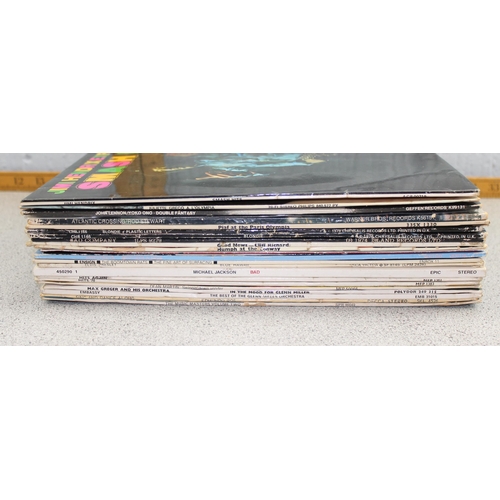 659 - Qty of mixed vinyl records, LP and 7