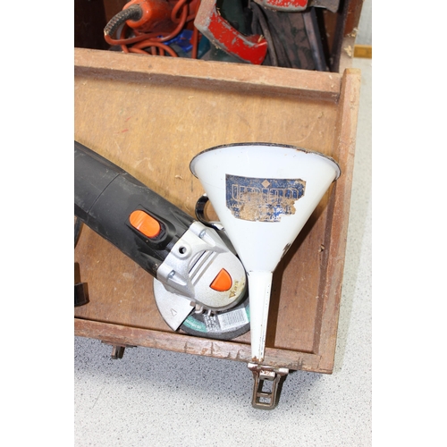 875 - Wooden box of assorted power tools etc