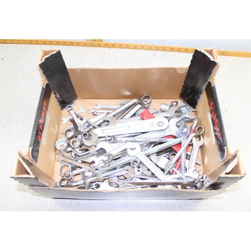 879 - Large qty of assorted spanners