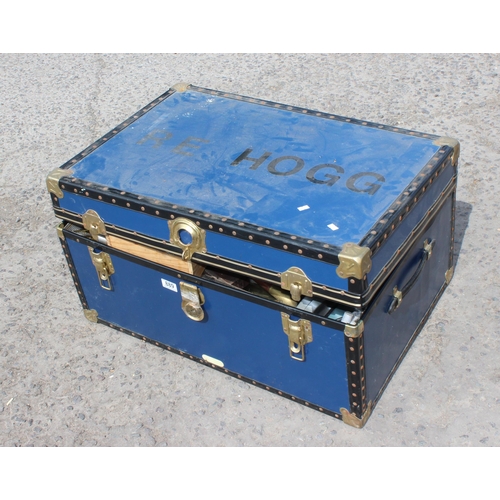 889 - Blue trunk and contents, mainly tools