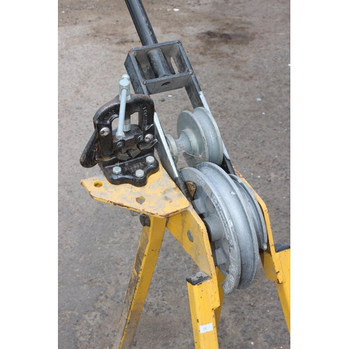 890 - Yellow pipe bending tool