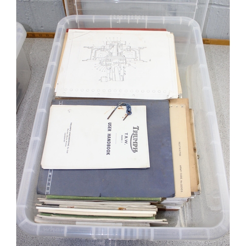 1024 - Box of military vehicle handbooks etc etc