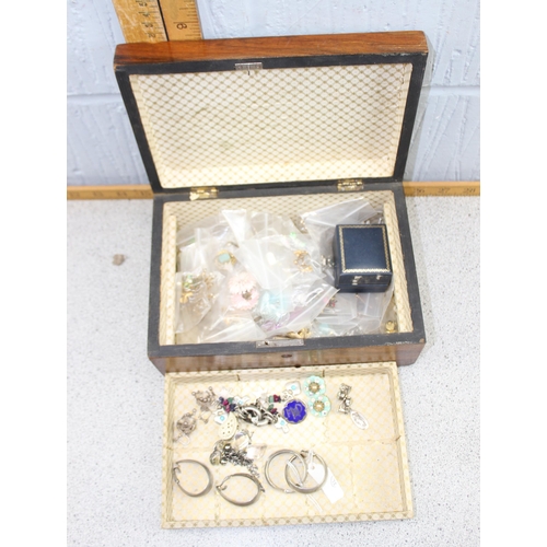 1237 - Antique wooden jewellery box and contents