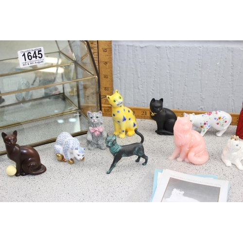 1645 - 15 Franklin Mint Curio Cabinet Cats figures with display cabinet and all with paperwork