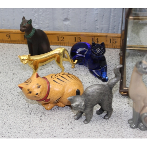 1646 - 15 Franklin Mint Curio Cabinet Cats figures with display cabinet and all with paperwork