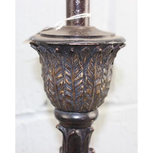 251 - A large decorative table lamp