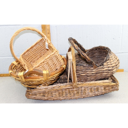 290 - 5 assorted vintage wicker baskets