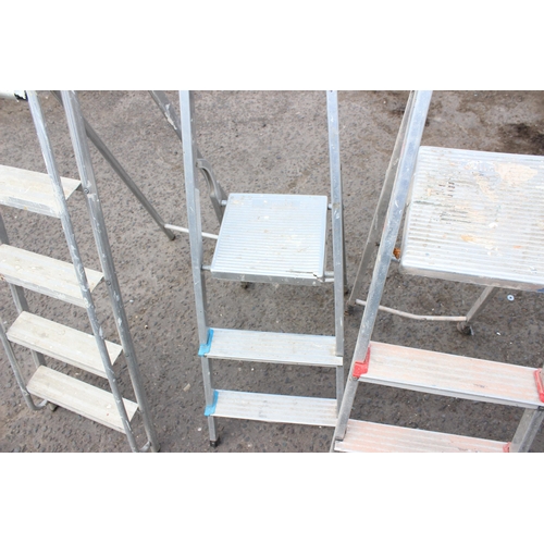 892 - 3 aluminium step ladders