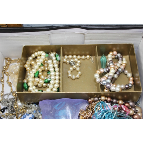 1248 - Quantity of mixed jewellery to include silver earrings