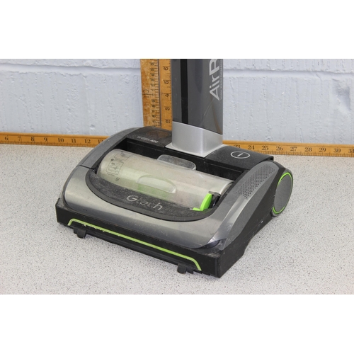 805 - G Tech Air Ram vacuum with charger