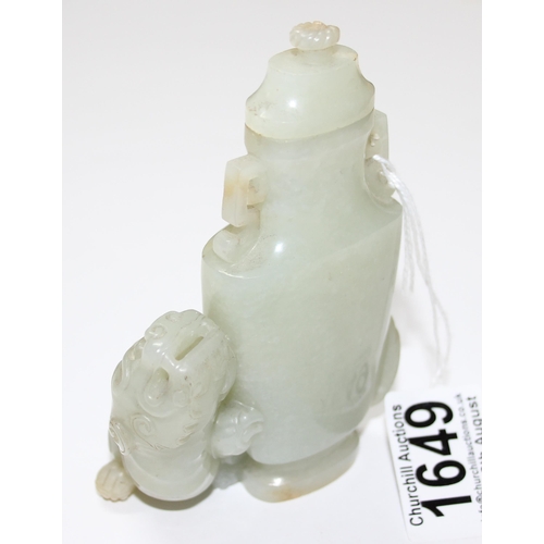 1649 - Chinese jade snuff bottle or miniature vase with lid, good quality carving and likely of some age, u... 