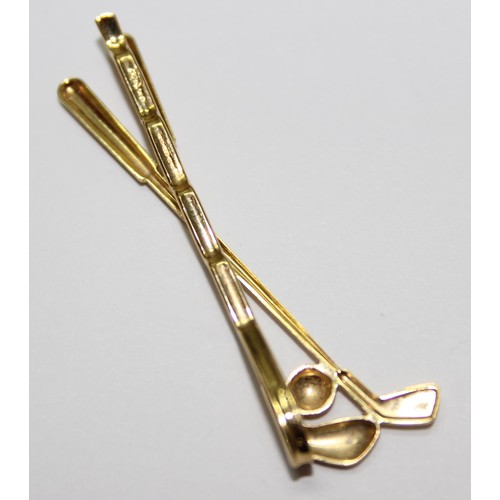 1258 - 9ct gold golf club tie pin, import marks for London 1970, approx 3.07g gross