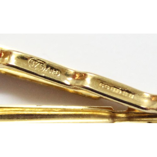 1258 - 9ct gold golf club tie pin, import marks for London 1970, approx 3.07g gross