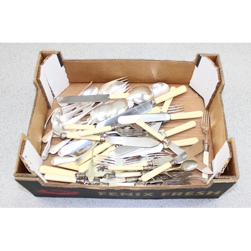 1169 - Qty of assorted mixed silver plated cutlery, some by Waring & Gillows, approx 3kg gross