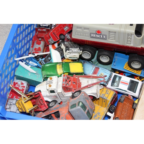 1542 - 2 boxes of assorted toy cars to inc Models of Yesteryear