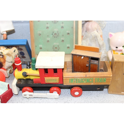 1546 - Qty of assorted vintage toys and dolls