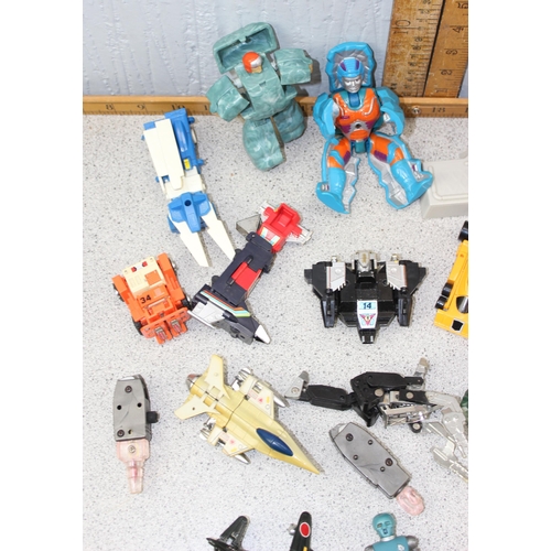 1553 - Qty of assorted vintage toys to inc Transformers Rock Lords toys, Star Wars figures etc etc