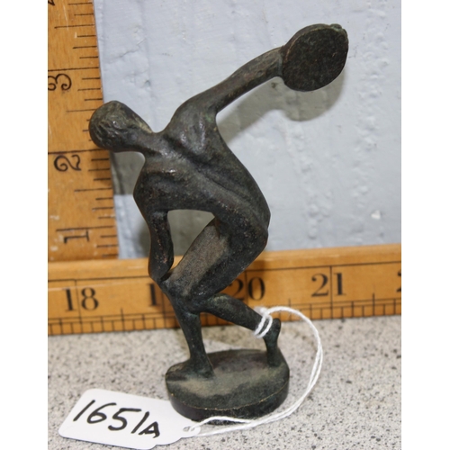 1651a - Discobolus after Myron, a small antique cast bronze figure of a discus thrower, approx 8cm tall