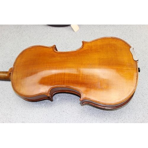 675 - Vintage violin in case with Rosewood keys, unnamed with no label but of good quality