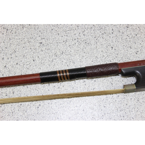 676 - Vintage violin bow stamped A.R. Reichel, approx 74cm long