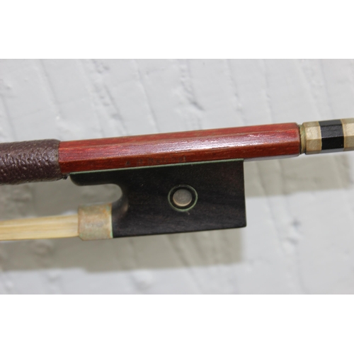 676 - Vintage violin bow stamped A.R. Reichel, approx 74cm long