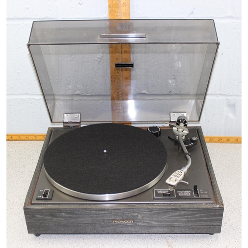 818 - Pioneer PL-120 record turntable