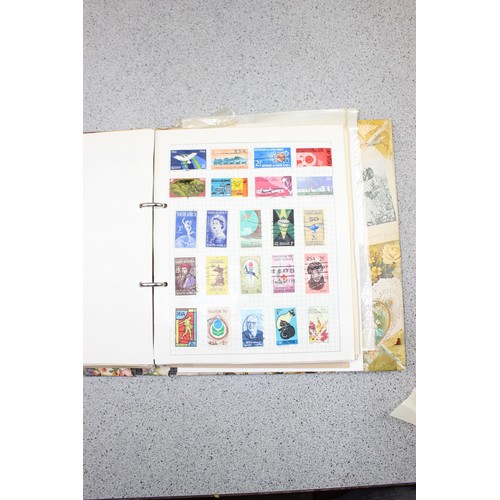 606 - Stamps, Box, GB, World, Commonwealth collection in 3 Albums, Quantity