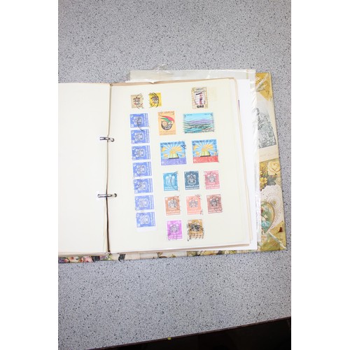 606 - Stamps, Box, GB, World, Commonwealth collection in 3 Albums, Quantity